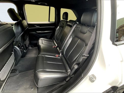 Certified 2024 Jeep Grand Cherokee Limited image 26