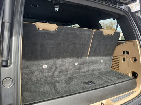 Used 2019 Cadillac Escalade Platinum image 27