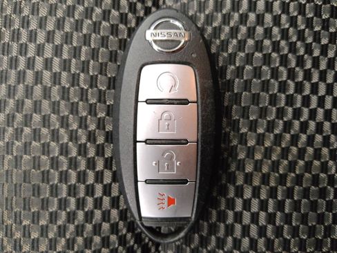 Used 2022 Nissan Rogue Sport SV w/ Technology Package AWD/4WD image 32