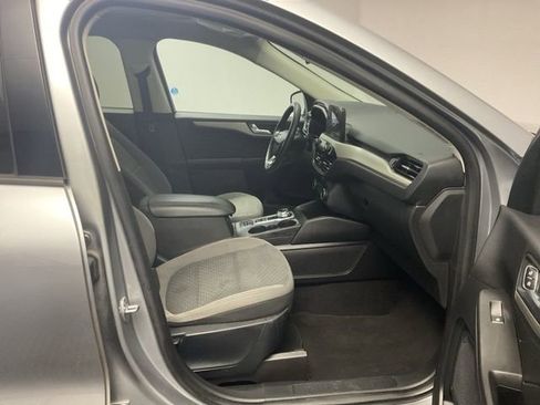 Used 2021 Ford Escape SE w/ Cold Weather Package image 27