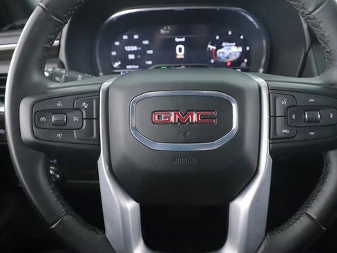 Used 2024 GMC Yukon SLE image 22