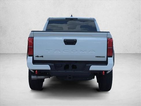 Certified 2025 Toyota Tacoma TRD Off-Road AWD/4WD image 5