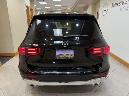 Certified 2025 Mercedes-Benz GLB 250 image 4