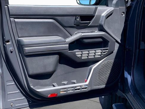 Used 2025 Toyota Tacoma SR5 RWD image 19