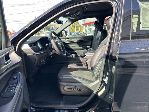 New 2025 Jeep Grand Cherokee image 9