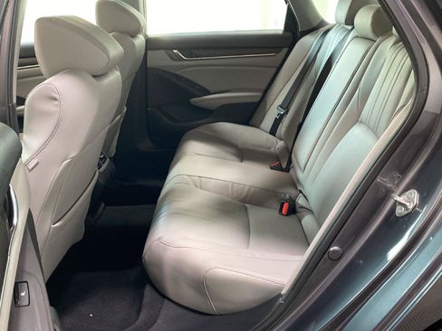 Used 2018 Honda Accord Touring image 18