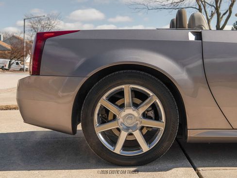 Used 2004 Cadillac XLR image 10