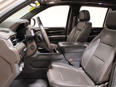 Used 2022 GMC Yukon XL Denali image 19