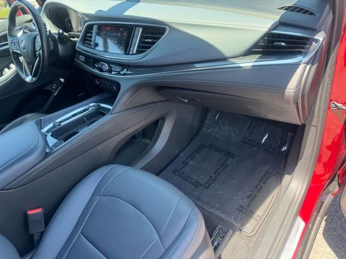 Used 2024 Buick Enclave Premium image 10