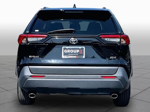 Used 2024 Toyota RAV4 XLE FWD image 5