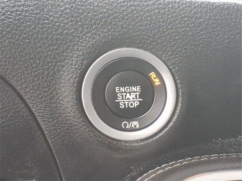 Used 2018 Dodge Challenger SXT image 12