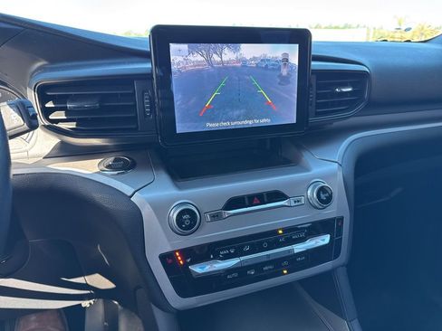 Used 2022 Ford Explorer XLT w/ Class IV Trailer Tow Package image 18