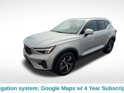 Used 2025 Volvo XC40 B5 Core