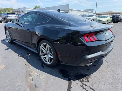 Used 2024 Ford Mustang Coupe RWD image 9