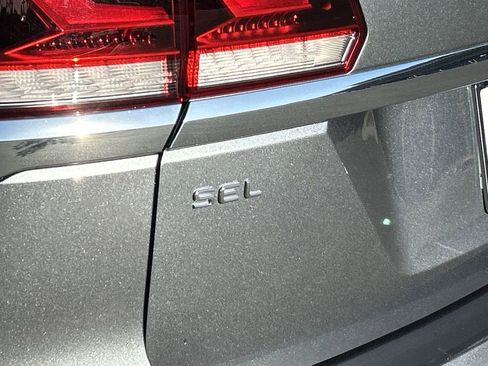 Used 2022 Volkswagen Atlas SEL AWD/4WD image 33