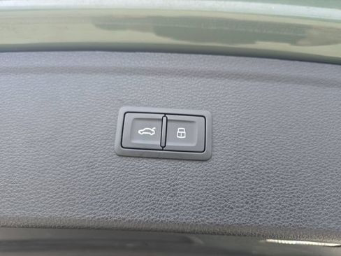 Used 2023 Audi Q5 2.0T Premium w/ Convenience Package AWD/4WD image 16