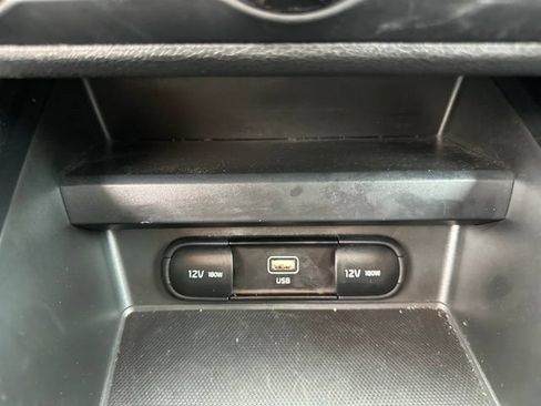 Certified 2025 Kia Soul LX w/ LX Technology Package FWD image 34