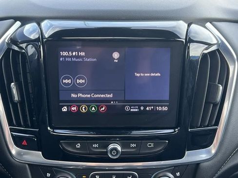 Used 2022 Chevrolet Traverse Premier image 21