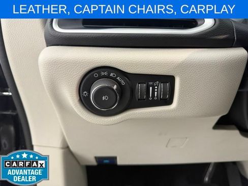 Used 2024 Chrysler Pacifica Touring-L FWD image 13