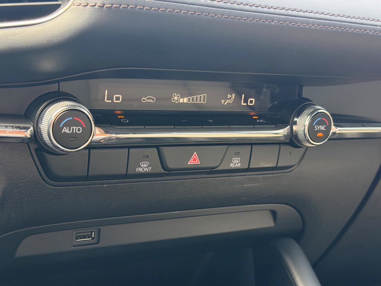 Used 2019 MAZDA MAZDA3 AWD Hatchback image 25