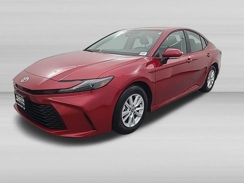 Used 2026 Toyota Camry LE FWD image 8