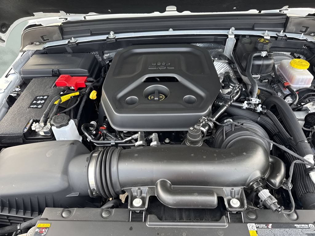 Used 2025 Jeep Wrangler Unlimited Sport AWD/4WD image 30