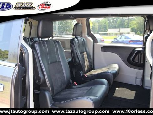 Used 2020 Dodge Grand Caravan SXT FWD image 13