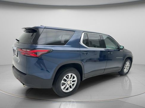 Used 2023 Chevrolet Traverse LS w/ Safety Package AWD/4WD image 5