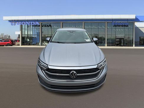 Used 2024 Volkswagen Jetta SE FWD image 7