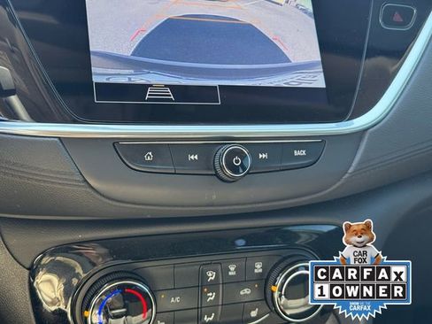 Used 2022 Buick Encore GX Preferred w/ Cold Weather Comfort Package FWD image 19