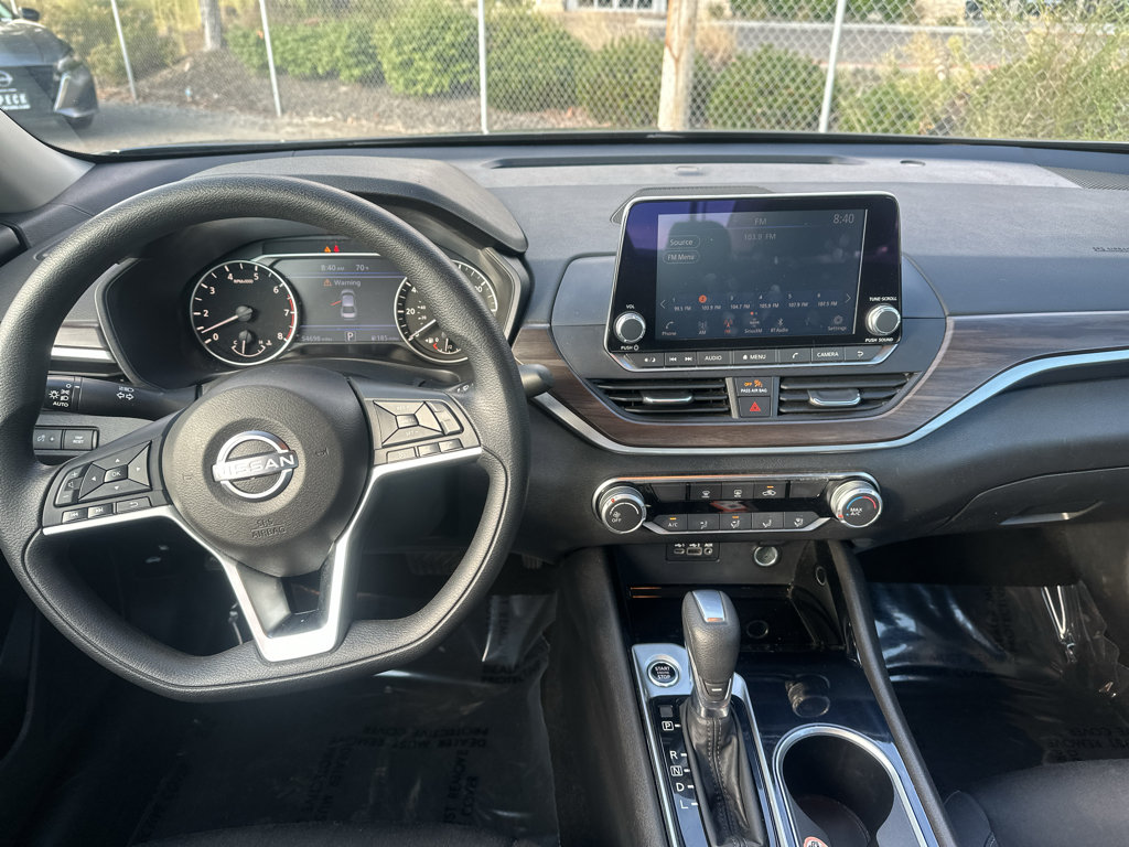 Used 2024 Nissan Altima 2.5 SV FWD image 22