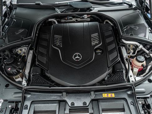 Used 2024 Mercedes-Benz S 580 4MATIC Sedan image 12