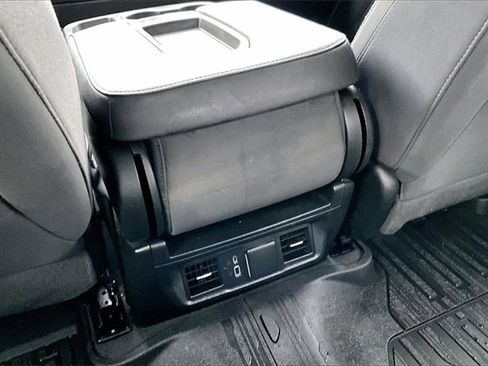 Used 2023 GMC Sierra 1500 Elevation image 11