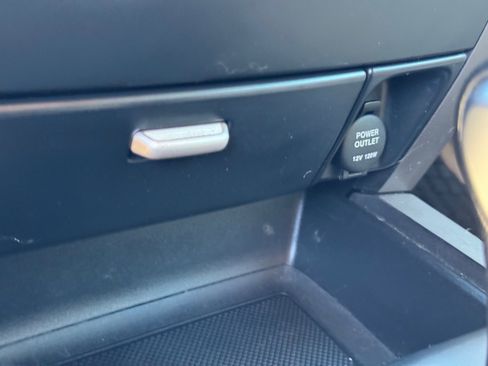 Used 2009 Kia Borrego EX w/ Leather Pkg image 32