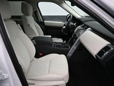 New 2025 Land Rover Discovery S AWD/4WD image 5