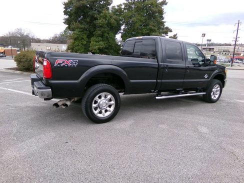 Used 2014 Ford F350 Lariat w/ Lariat Interior Package image 6