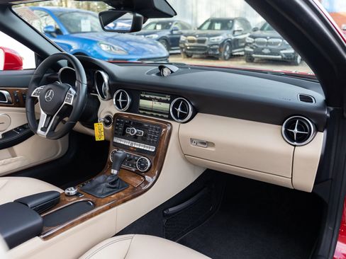 Used 2016 Mercedes-Benz SLK 350 image 27