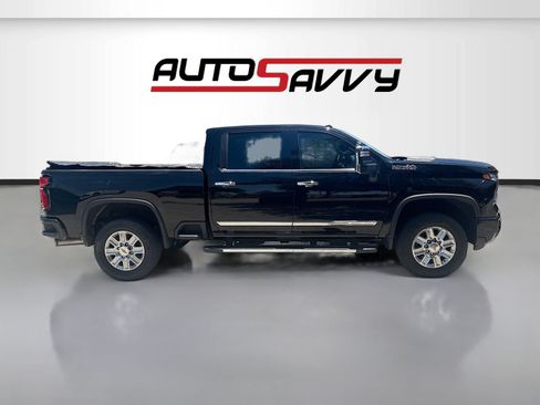 Used 2024 Chevrolet Silverado 2500 High Country w/ Technology Package AWD/4WD image 8