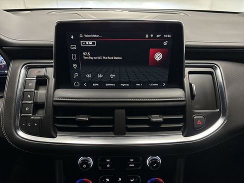 Used 2024 GMC Yukon SLT w/ SLT Luxury Package image 39