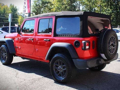 Used 2024 Jeep Wrangler Unlimited Sport AWD/4WD image 3