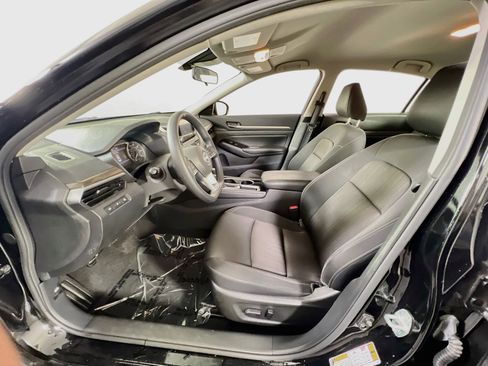 Used 2023 Nissan Altima 2.5 SV FWD image 19