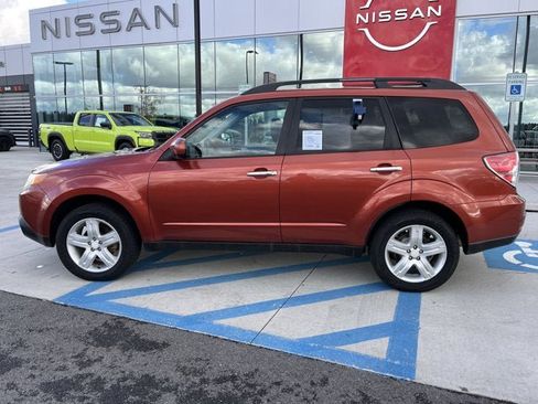 Used 2010 Subaru Forester 2.5X Limited image 2