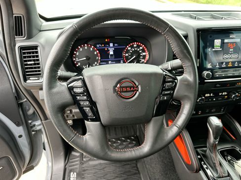 Used 2023 Nissan Frontier PRO-4X w/ Pro-4X Premium Package AWD/4WD image 13
