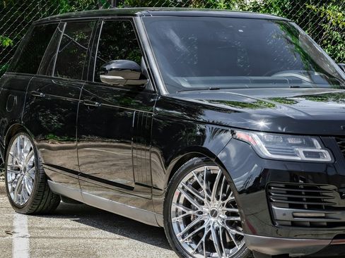 Used 2019 Land Rover Range Rover Supercharged image 9