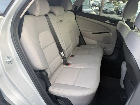 Used 2019 Hyundai Tucson SE AWD/4WD image 13