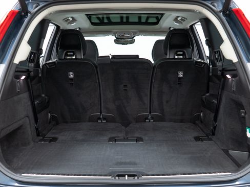 Certified 2025 Volvo XC90 T8 Plus w/ Protection Package Premier AWD/4WD image 10