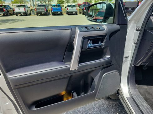 Used 2024 Toyota 4Runner SR5 image 5