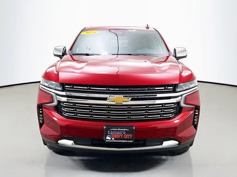 Used 2024 Chevrolet Suburban Premier AWD/4WD image 2