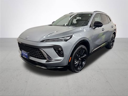 Used 2024 Buick Envision Sport Touring image 2