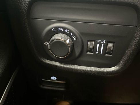 Used 2022 Jeep Grand Cherokee L Laredo w/ Luxury Tech Group I image 21